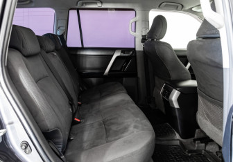 Подержанный автомобиль Toyota Land Cruiser Prado 2013 года (22 фото)
