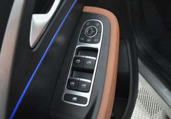 Подержанный автомобиль Omoda C5 2023 года (20 фото)