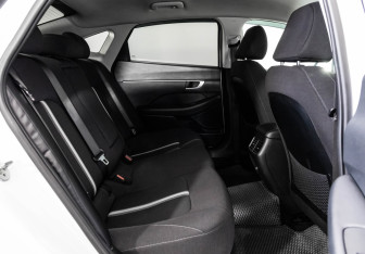 Подержанный автомобиль Hyundai Sonata 2020 года (24 фото)