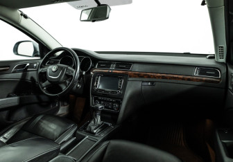 Подержанный автомобиль Skoda Superb Liftback 2011 года (9 фото)