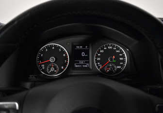 Подержанный автомобиль Volkswagen Tiguan 2015 года (14 фото)