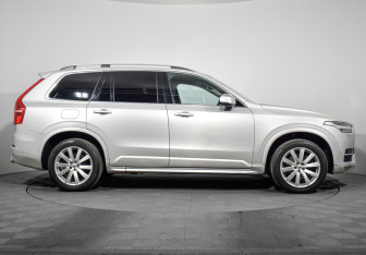 Подержанный автомобиль Volvo XC90 2019 года (4 фото)