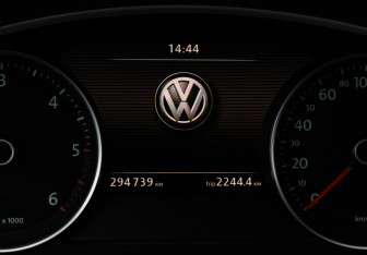 Подержанный автомобиль Volkswagen Touareg 2012 года (28 фото)