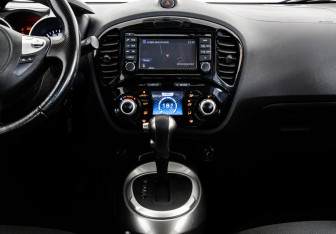 Подержанный автомобиль Nissan Juke 2013 года (12 фото)