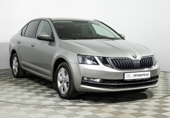 Подержанный автомобиль Skoda Octavia Liftback 2019 года (3 фото)