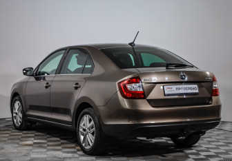 Подержанный автомобиль Skoda Rapid Liftback 2019 года (7 фото)