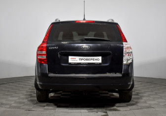 Подержанный автомобиль Kia Ceed Wagon 2007 года (6 фото)