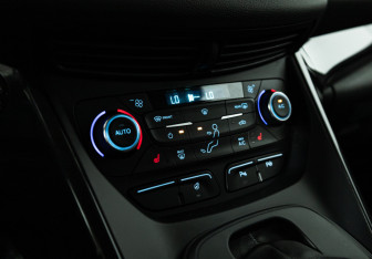 Подержанный автомобиль Ford Kuga 2017 года (16 фото)