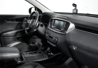 Подержанный автомобиль Kia Sorento 2018 года (14 фото)