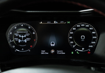 Подержанный автомобиль Geely Tugella 2023 года (12 фото)
