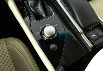 Подержанный автомобиль Lexus GS 2014 года (21 фото)