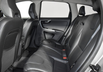 Подержанный автомобиль Volvo XC60 2012 года (14 фото)