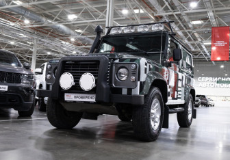 Подержанный автомобиль Land Rover Defender Suv 2007 года (4 фото)
