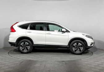 Подержанный автомобиль Honda CR-V 2015 года (4 фото)