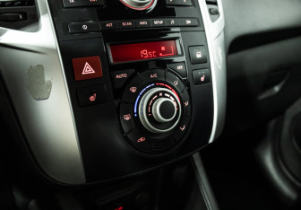 Подержанный автомобиль Kia Venga 2012 года (16 фото)