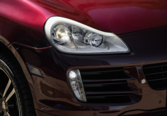 Подержанный автомобиль Porsche Cayenne 2007 года (10 фото)