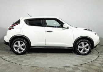 Подержанный автомобиль Nissan Juke 2014 года (4 фото)