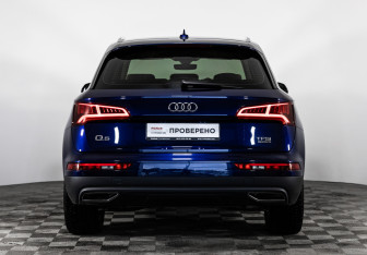 Подержанный автомобиль Audi Q5 2017 года (8 фото)