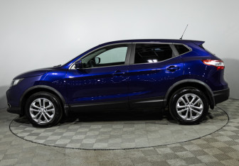Подержанный автомобиль Nissan Qashqai 2016 года (8 фото)