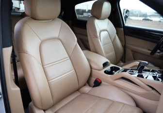 Подержанный автомобиль Porsche Cayenne 2020 года (29 фото)