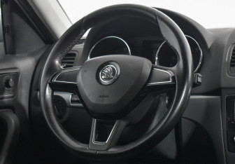 Подержанный автомобиль Skoda Yeti 2017 года (14 фото)