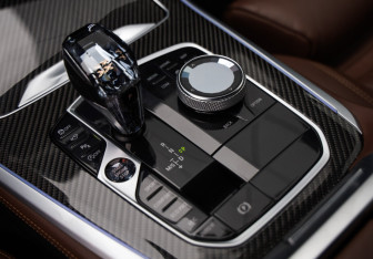 Подержанный автомобиль BMW X5 2021 года (21 фото)