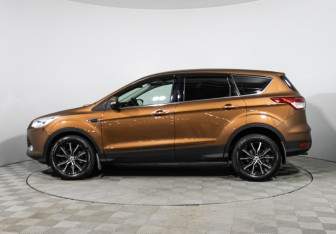 Подержанный автомобиль Ford Kuga 2016 года (8 фото)