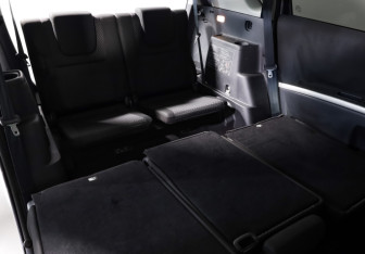 Подержанный автомобиль Toyota Corolla Verso 2007 года (23 фото)