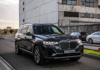 Подержанный автомобиль BMW X7 2019 года (5 фото)