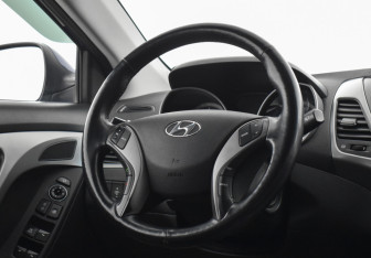 Подержанный автомобиль Hyundai Elantra Sedan 2014 года (14 фото)