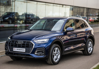 Подержанный автомобиль Audi Q5 2021 года (3 фото)