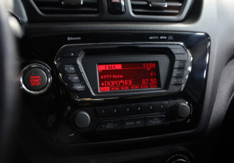Подержанный автомобиль Kia Rio Hatchback 2014 года (11 фото)