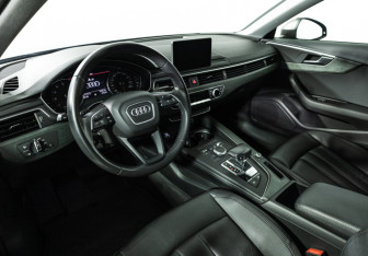 Подержанный автомобиль Audi A4 Sedan 2018 года (11 фото)