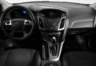 Подержанный автомобиль Ford Focus Sedan 2013 года (14 фото)