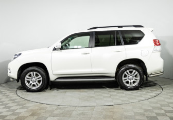 Подержанный автомобиль Toyota Land Cruiser Prado 2013 года (8 фото)