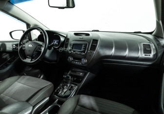 Подержанный автомобиль Kia Cerato Sedan 2017 года (9 фото)