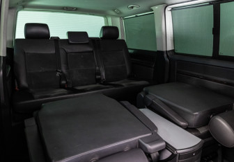 Подержанный автомобиль Volkswagen Multivan 2010 года (21 фото)
