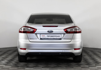 Подержанный автомобиль Ford Mondeo Sedan 2014 года (6 фото)