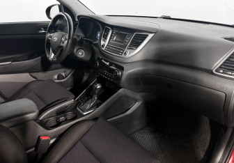 Подержанный автомобиль Hyundai Tucson 2016 года (13 фото)