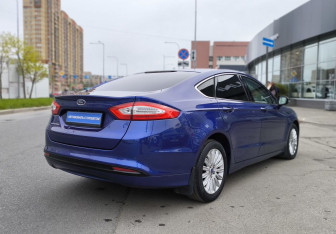 Подержанный автомобиль Ford Mondeo Sedan 2015 года (4 фото)