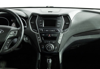 Подержанный автомобиль Hyundai Santa Fe 2016 года (14 фото)