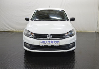 Подержанный автомобиль Volkswagen Polo Sedan 2016 года (2 фото)
