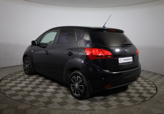 Подержанный автомобиль Kia Venga 2012 года (7 фото)