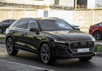 Подержанный автомобиль Audi Q8 2018 года (5 фото)