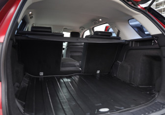 Подержанный автомобиль Land Rover Discovery Sport 2017 года (31 фото)