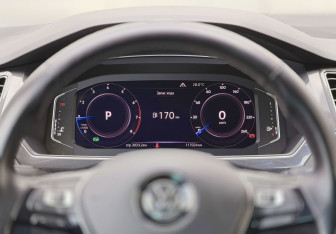 Подержанный автомобиль Volkswagen Tiguan 2019 года (13 фото)
