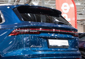 Подержанный автомобиль Geely Monjaro 2024 года (12 фото)