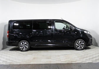 Подержанный автомобиль Peugeot Traveller 2018 года (4 фото)