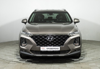 Подержанный автомобиль Hyundai Santa Fe 2019 года (2 фото)