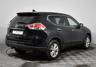 Подержанный автомобиль Nissan X-Trail 2017 года (5 фото)